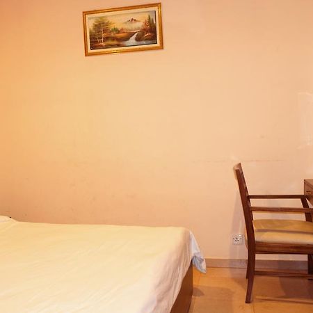 Aryal International Hotel Kathmandu Exteriör bild
