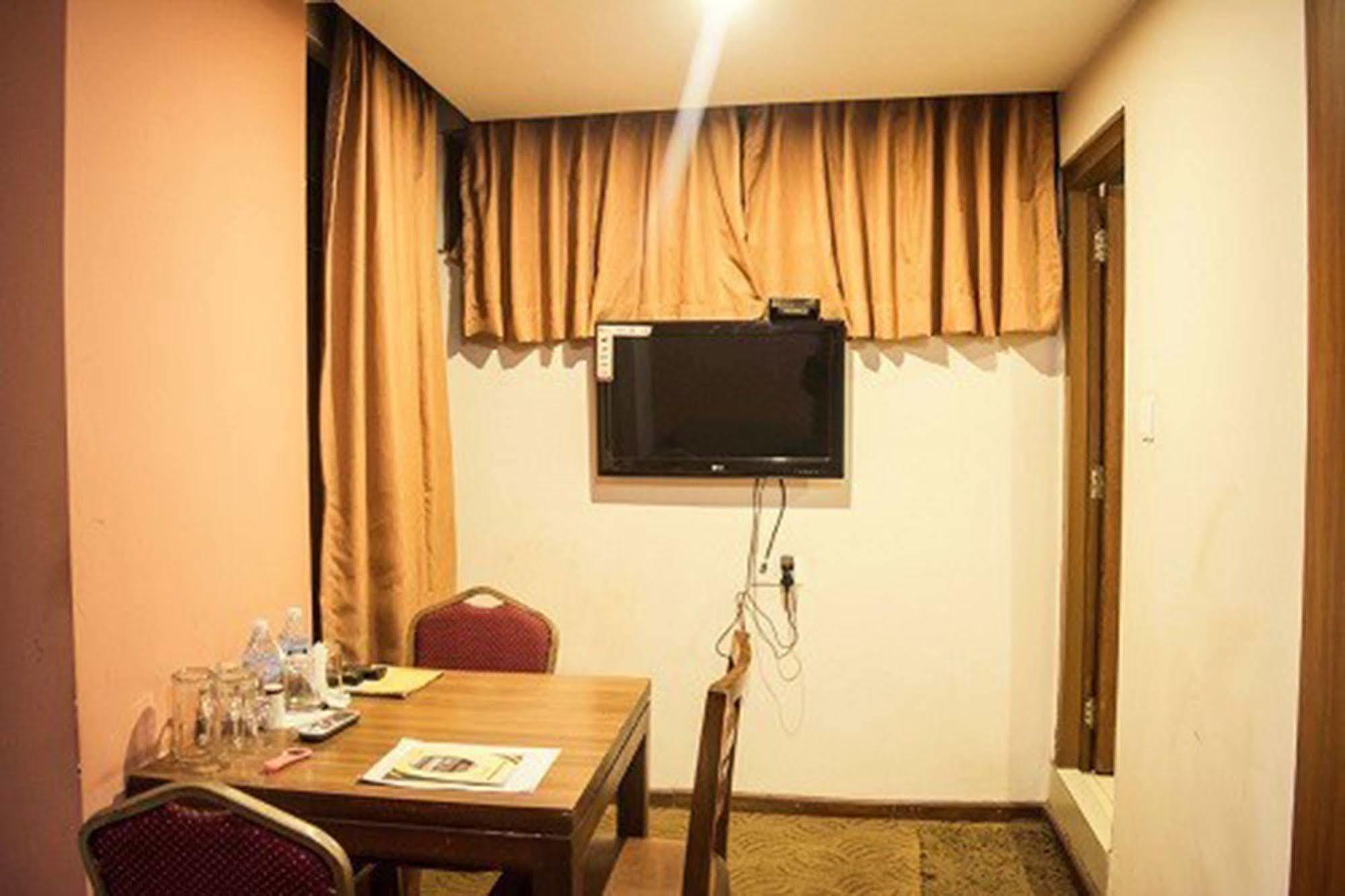 Aryal International Hotel Kathmandu Exteriör bild