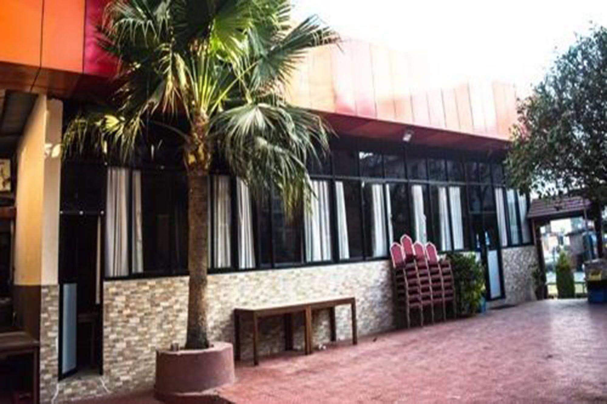 Aryal International Hotel Kathmandu Exteriör bild