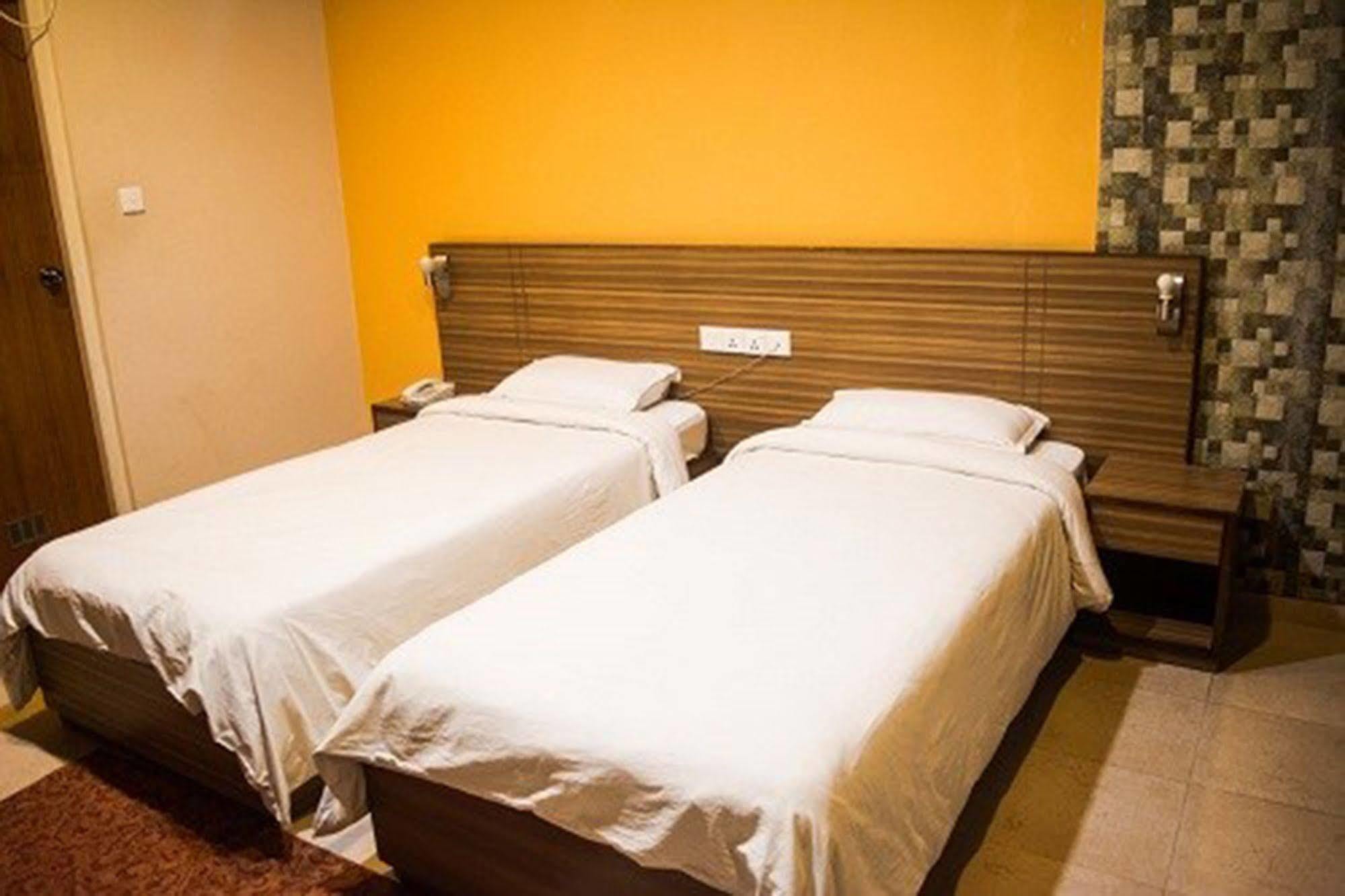 Aryal International Hotel Kathmandu Exteriör bild