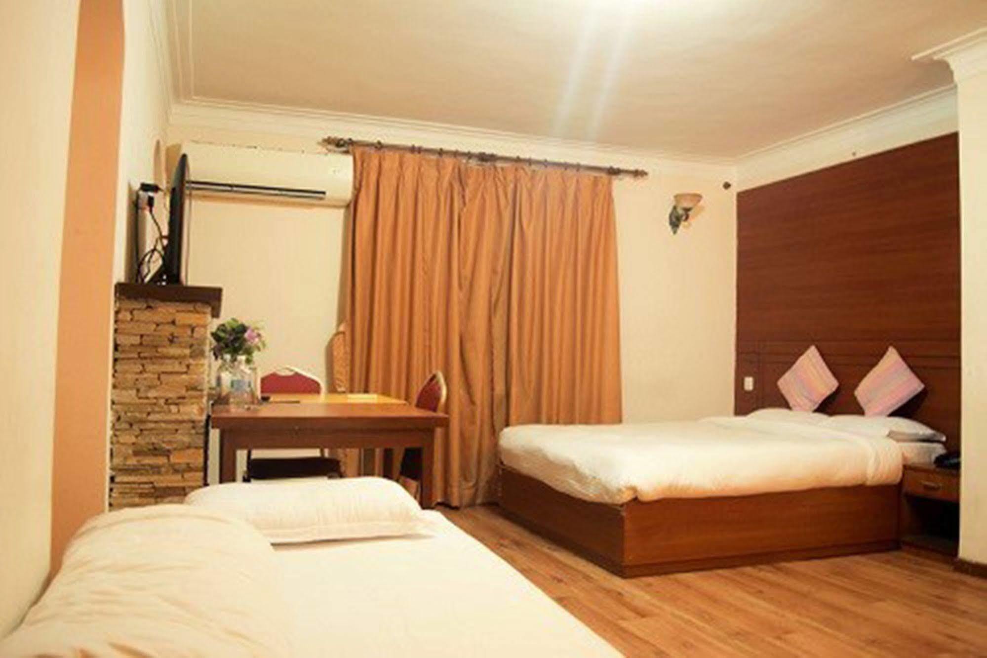 Aryal International Hotel Kathmandu Exteriör bild