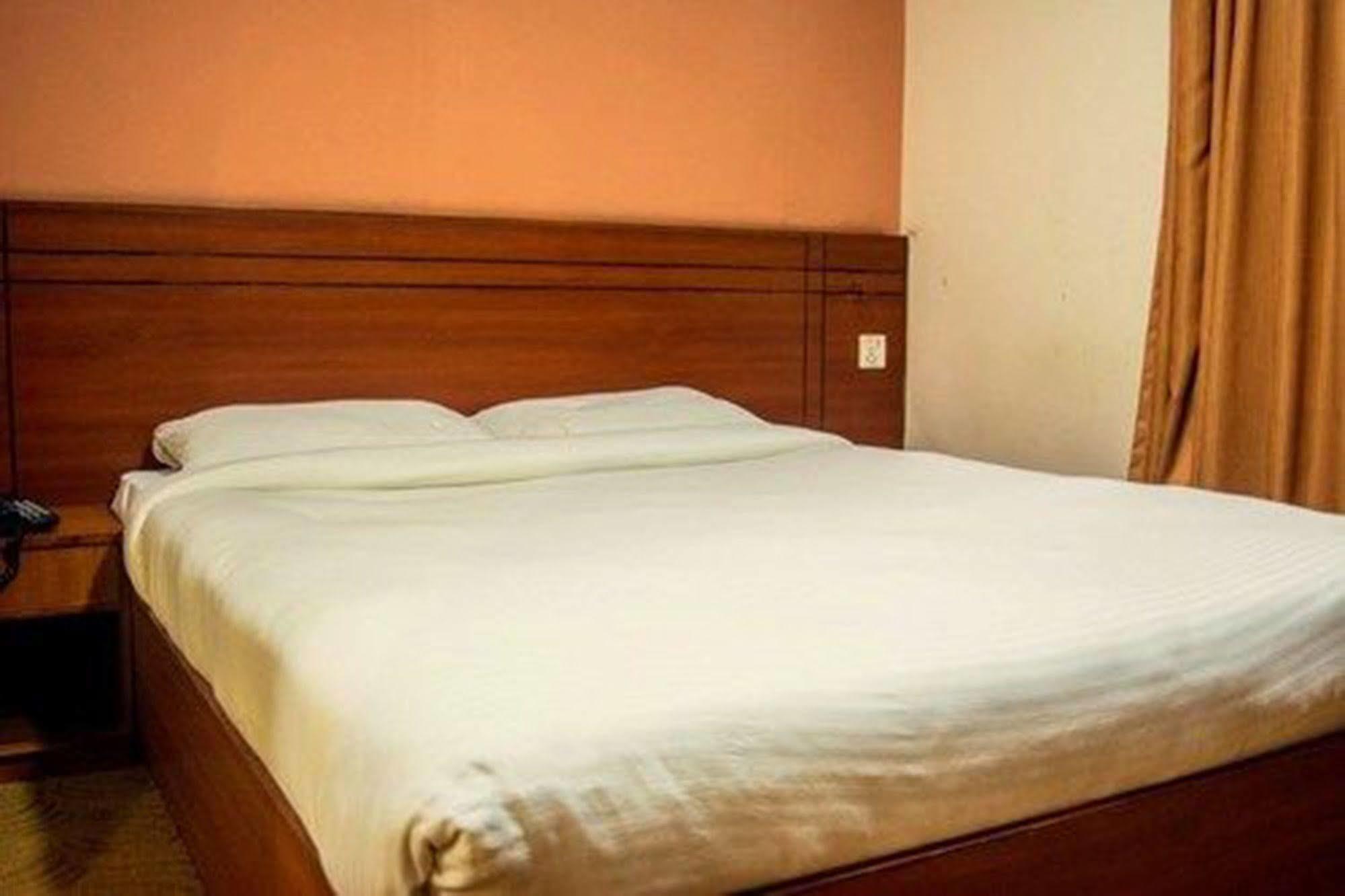 Aryal International Hotel Kathmandu Exteriör bild