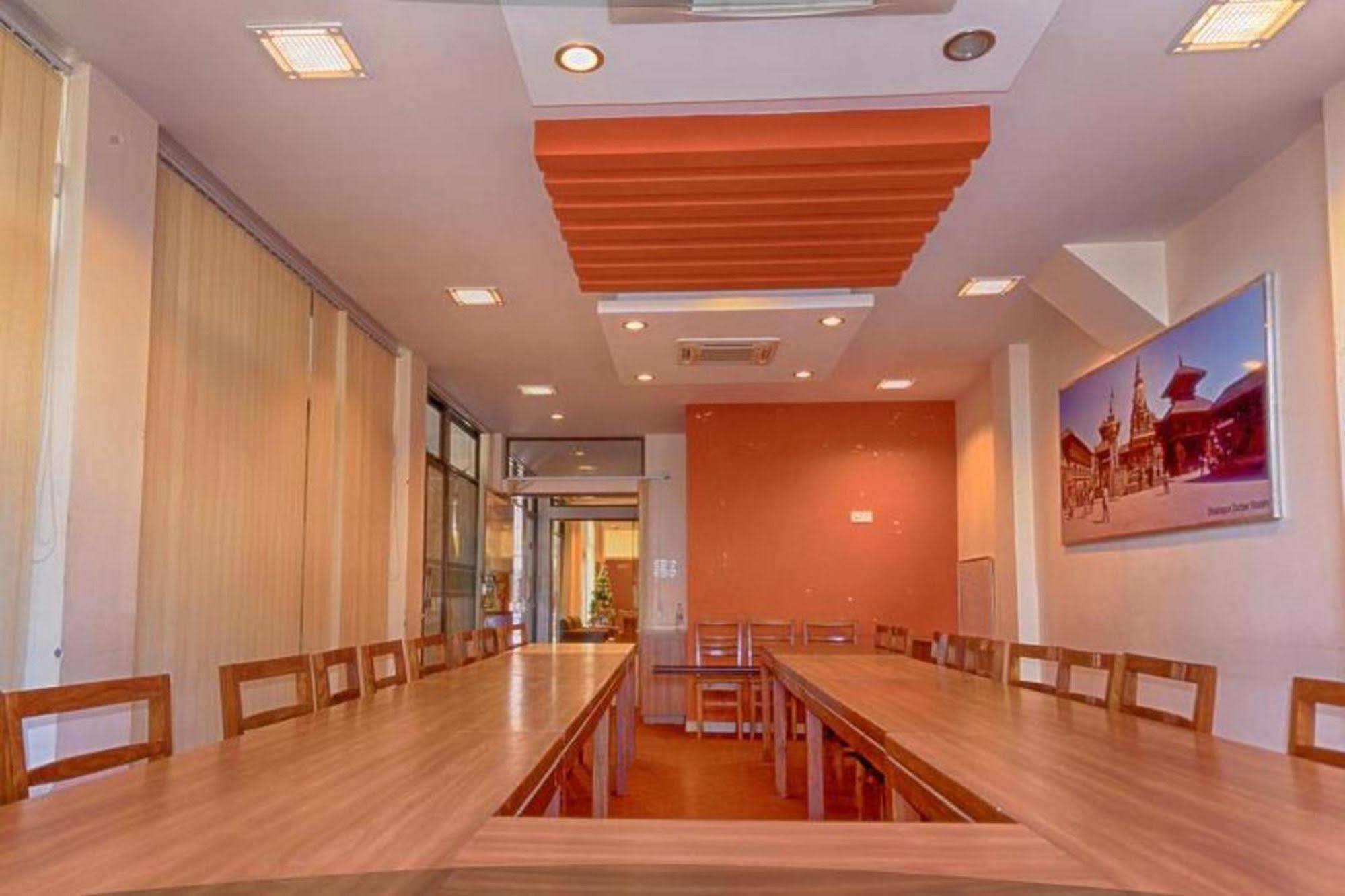 Aryal International Hotel Kathmandu Exteriör bild